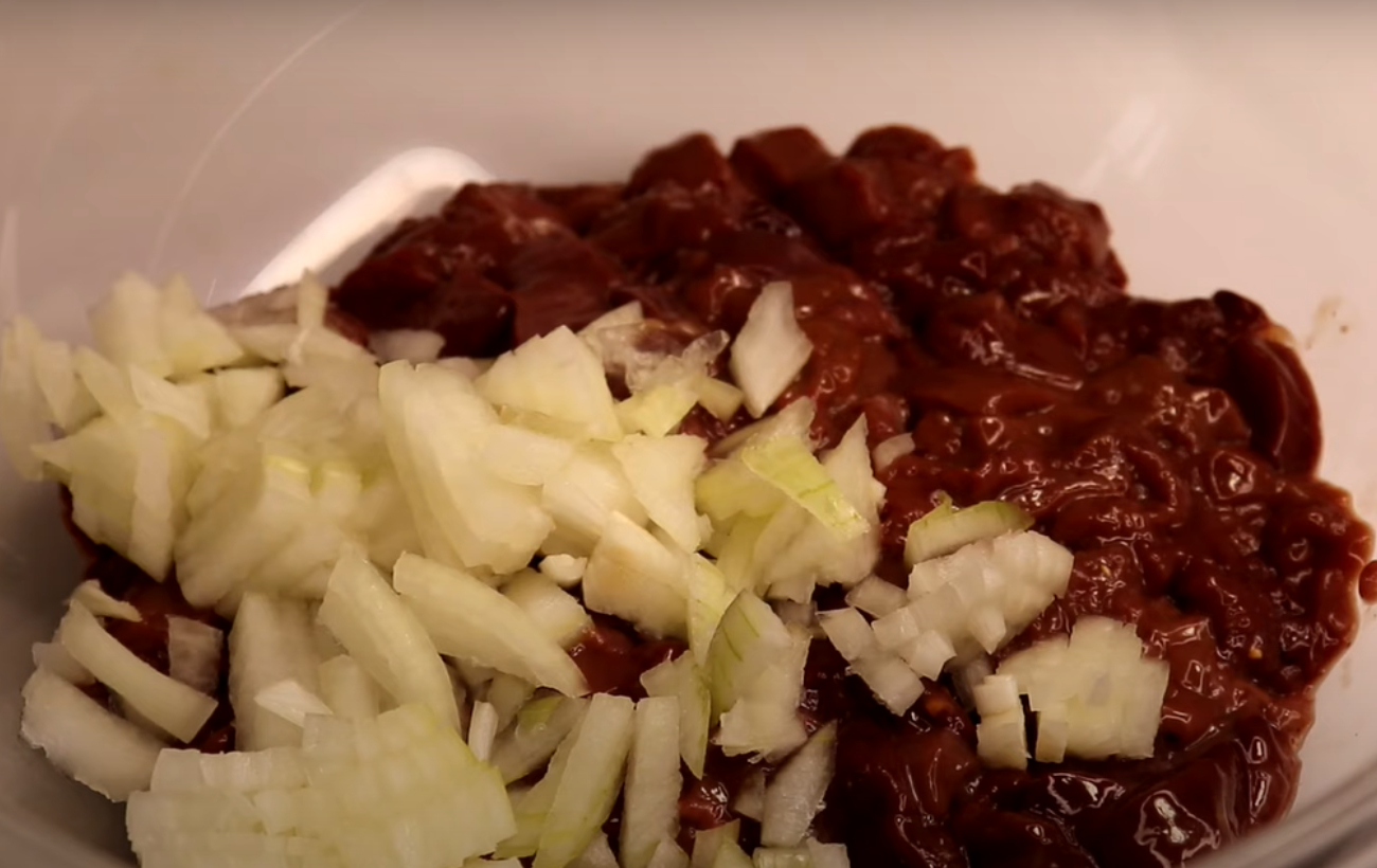 Рубленые котлеты из печенки: полезное блюдо по невероятно простому рецепту